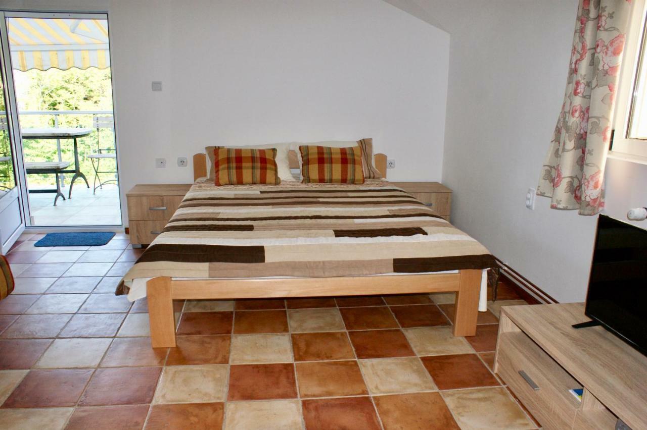 Studio Apartments Morinj Bagian luar foto