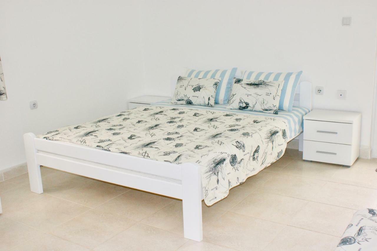 Studio Apartments Morinj Bagian luar foto