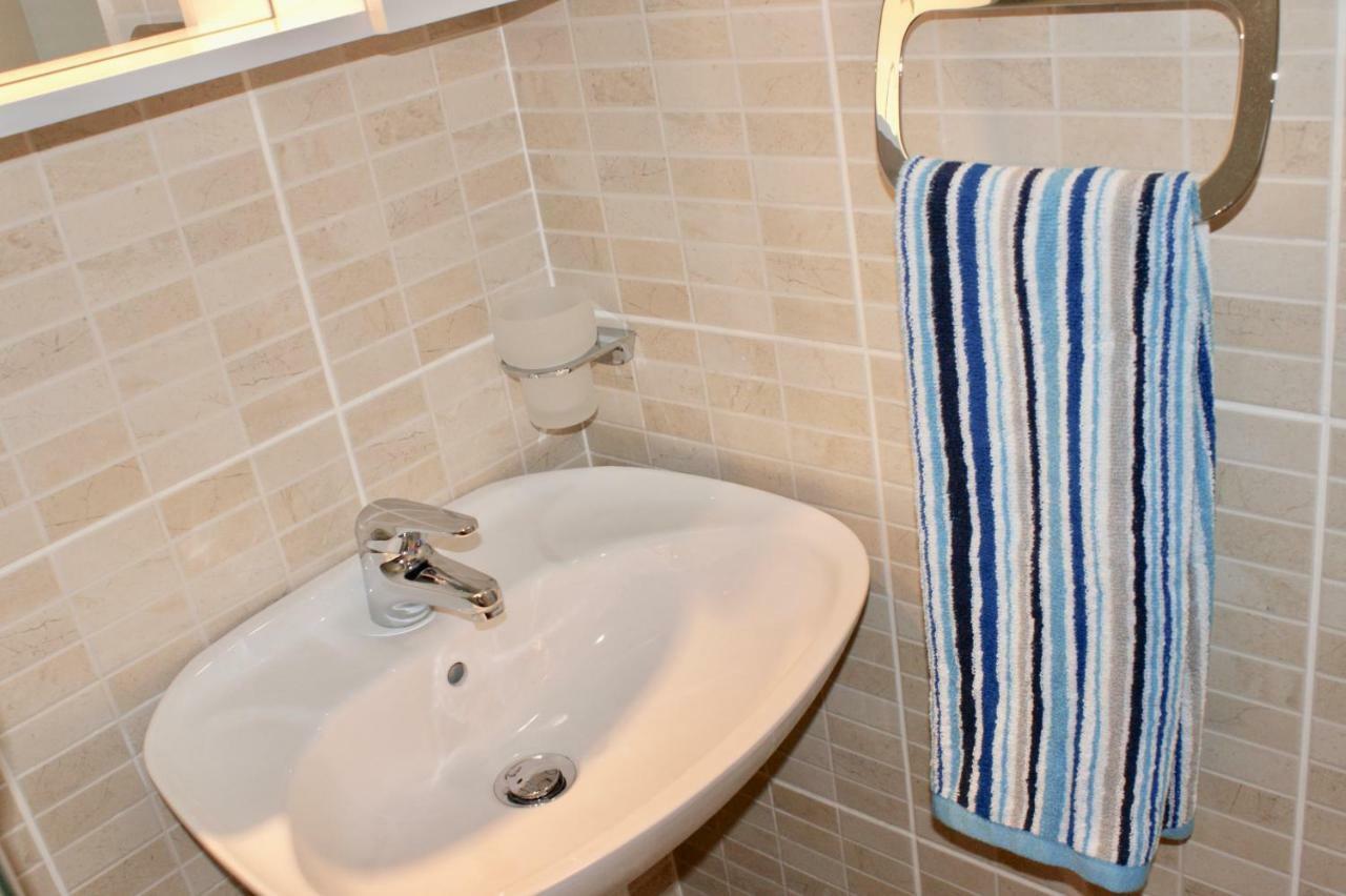 Studio Apartments Morinj Bagian luar foto