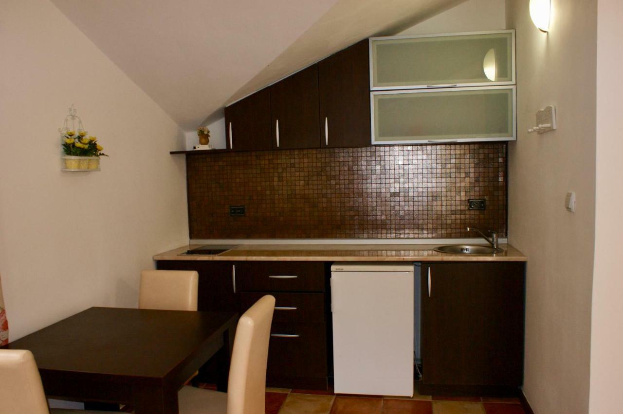 Studio Apartments Morinj Bagian luar foto