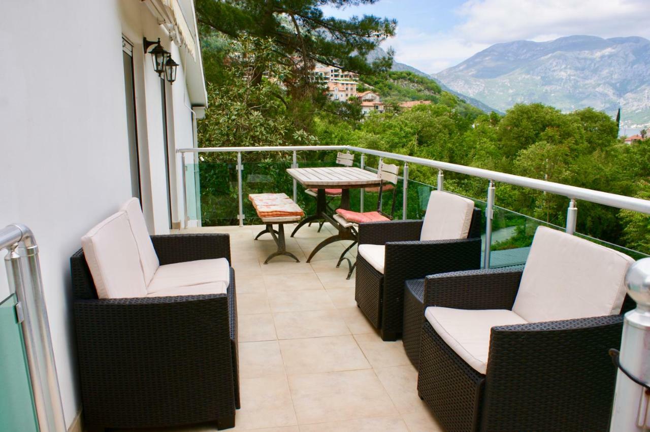 Studio Apartments Morinj Bagian luar foto