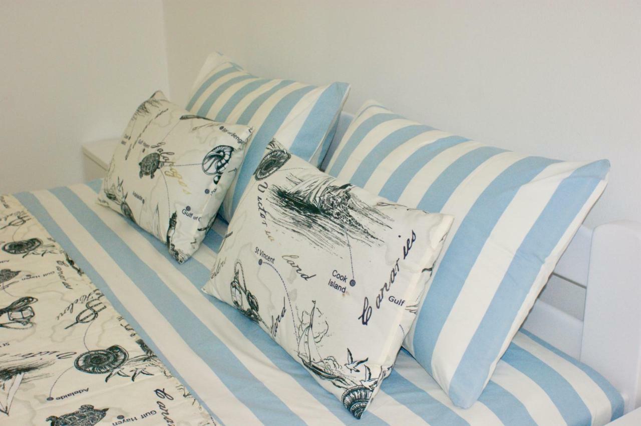 Studio Apartments Morinj Bagian luar foto